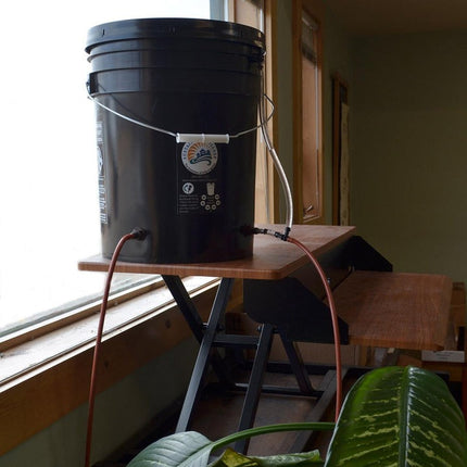 Preset Blumat Grow Tent Kit - Nine 1-3 Gallon Pots - with reservoir