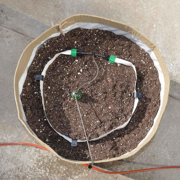 Blumat 30-90 Gallon Pot Irrigation Kit with a Blusoak Spiral and 9